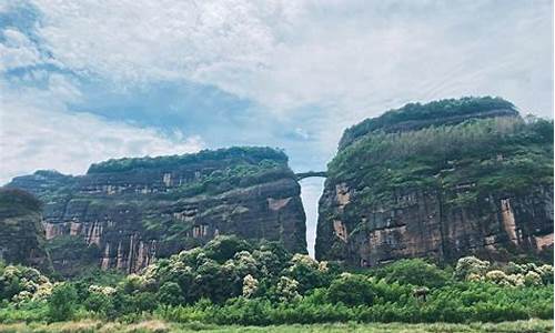 龙虎山旅游攻略自由行_龙虎山攻略一日游